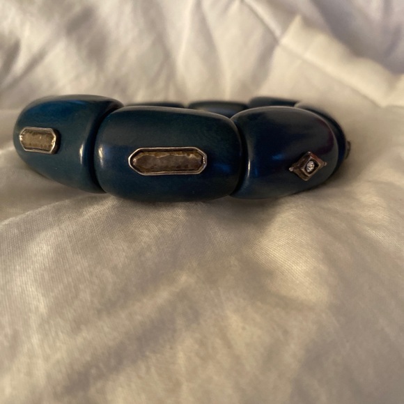 Silpada Polished Palm Stretch Bracelet - Picture 3 of 3